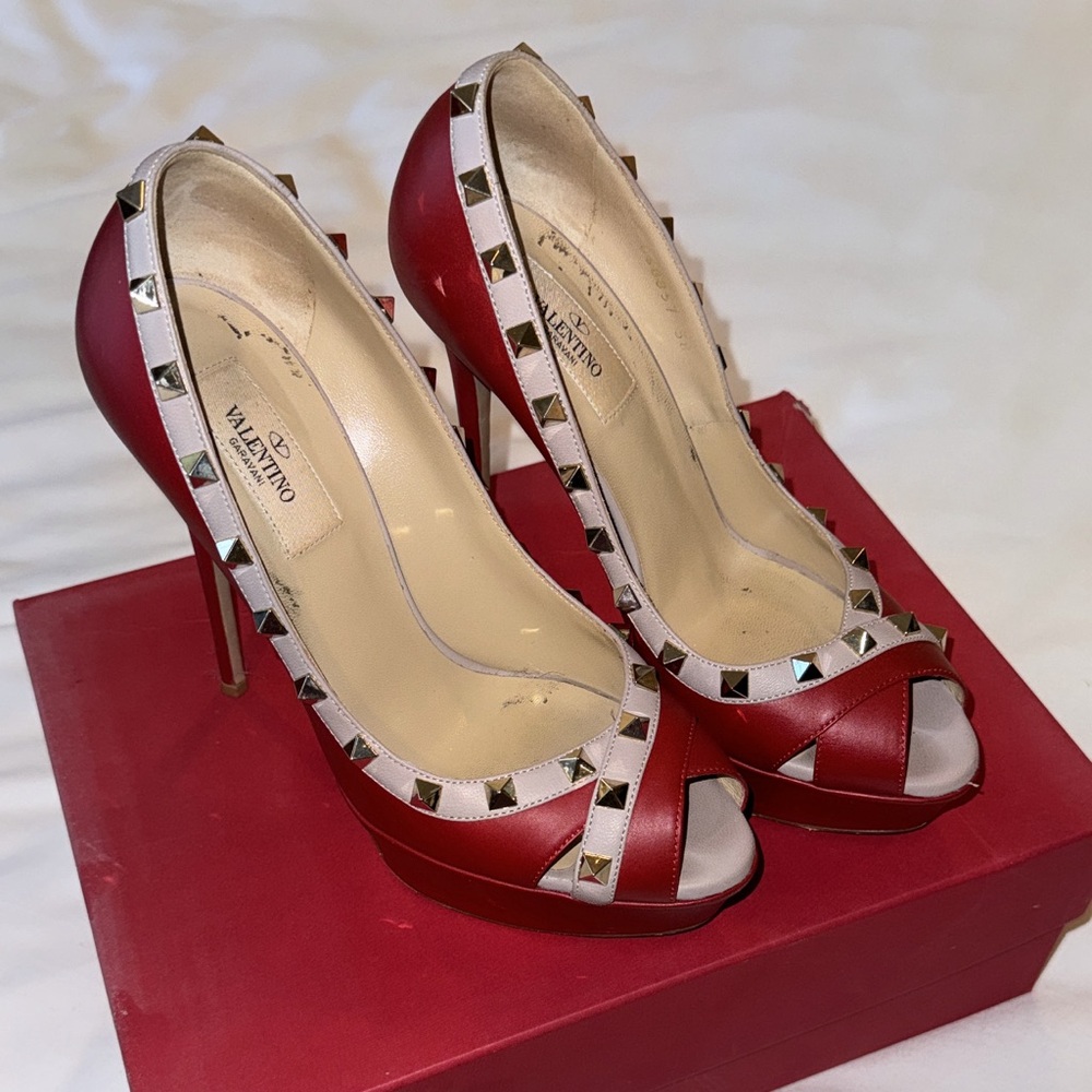 Valentino red Pumps